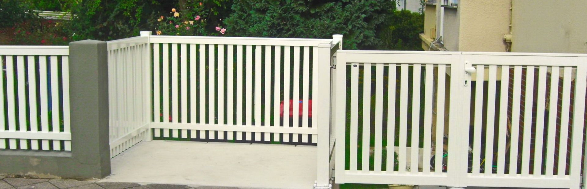 Zaunanlage mit Zauntor